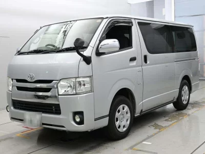 TOYOTA REGIUS VAN