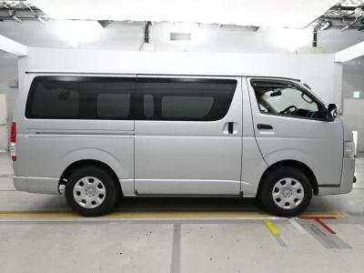TOYOTA REGIUS VAN