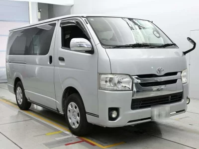 TOYOTA REGIUS VAN