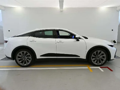 TOYOTA CROWN CROSSOVER