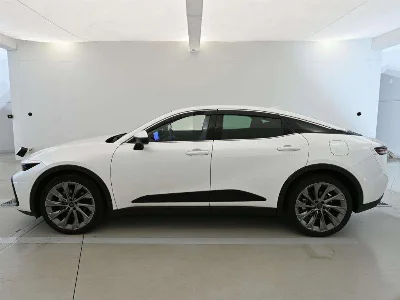 TOYOTA CROWN CROSSOVER
