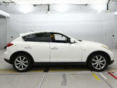 NISSAN SKYLINE CROSSOVER