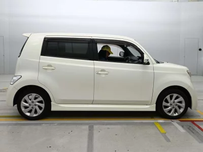 TOYOTA BB