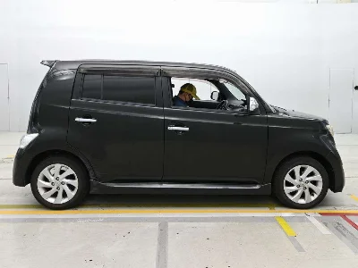 TOYOTA BB