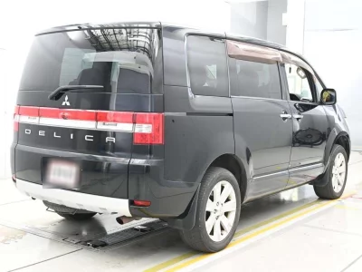 MITSUBISHI DELICA D5