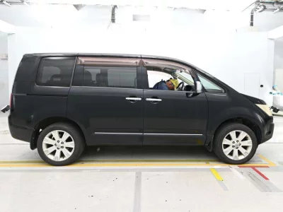 MITSUBISHI DELICA D5