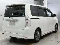 Цена авто Toyota Voxy с аукционов Японии, номер кузова ZRR70W, пробег 161 000, оценка 2