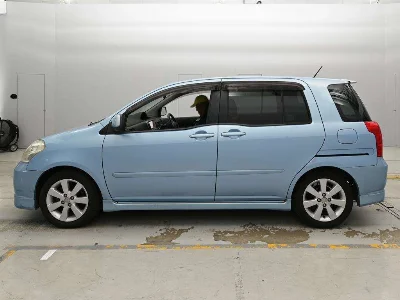 TOYOTA RAUM