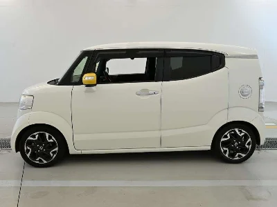 HONDA N BOX SLASH