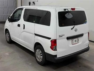 NISSAN NV200