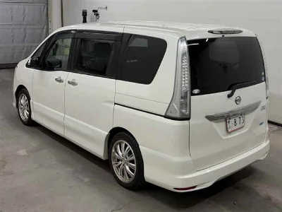 NISSAN SERENA