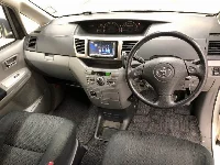 Цена авто Toyota Voxy с аукционов Японии, номер кузова AZR60G, пробег 124 000, оценка 8