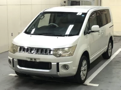 MITSUBISHI DELICA D5