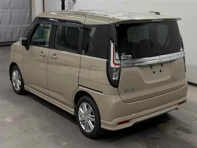 MITSUBISHI DELICA D2