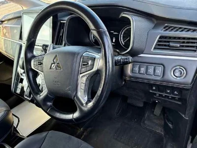 MITSUBISHI DELICA D5
