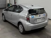 Цена авто Toyota Aqua с аукционов Японии, номер кузова NHP10, пробег 150 000, оценка 2