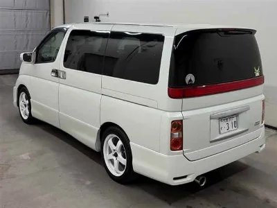 NISSAN ELGRAND