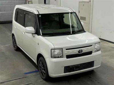 TOYOTA PIXIS SPACE