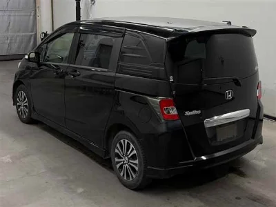 HONDA FREED SPIKE