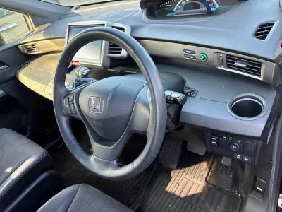 HONDA FREED SPIKE