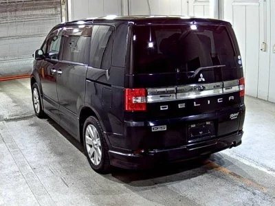 MITSUBISHI DELICA D5