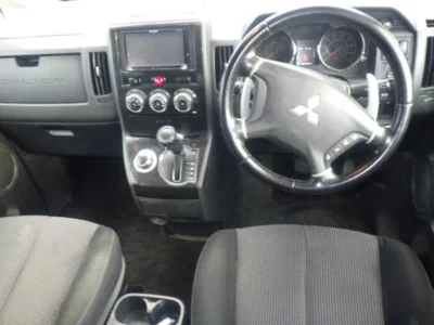 MITSUBISHI DELICA D5