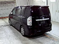 Цена авто Toyota Voxy с аукционов Японии, номер кузова ZRR70W, пробег 139 000, оценка 6