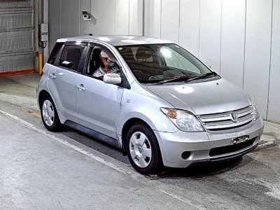 TOYOTA IST