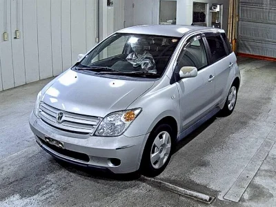 TOYOTA IST