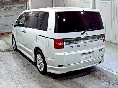 MITSUBISHI DELICA D5