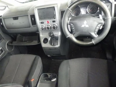 MITSUBISHI DELICA D5