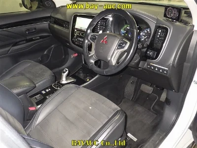 MITSUBISHI OUTLANDER PHEV