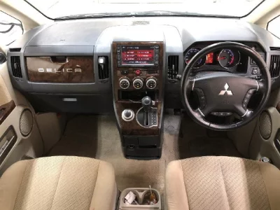 MITSUBISHI DELICA D5