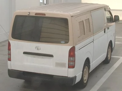 TOYOTA REGIUS VAN