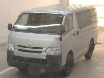 TOYOTA HIACE VAN