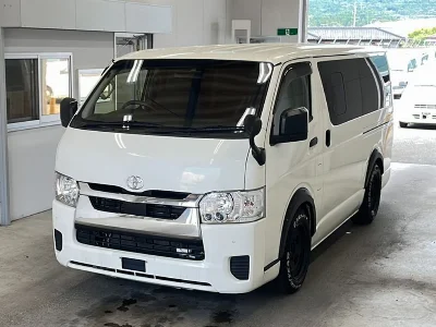 TOYOTA HIACE VAN