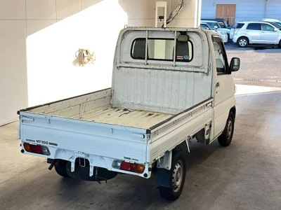 NISSAN CLIPPER TRUCK