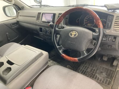 TOYOTA HIACE VAN