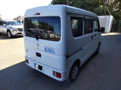 NISSAN CLIPPER VAN