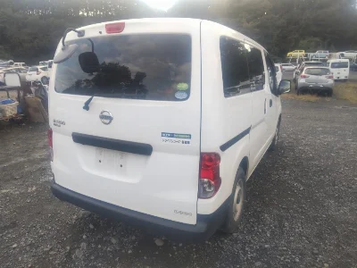 NISSAN NV200