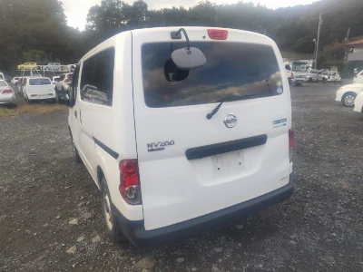 NISSAN NV200