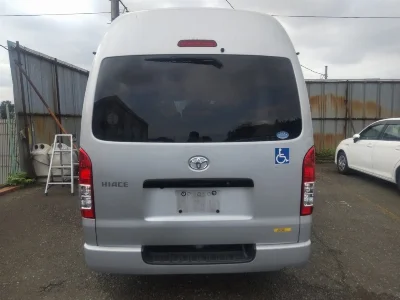 TOYOTA HIACE VAN