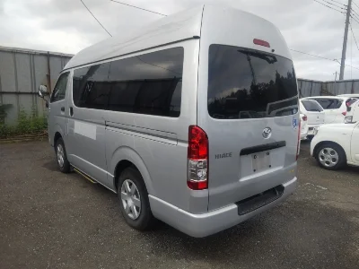 TOYOTA HIACE VAN
