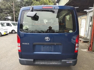 TOYOTA HIACE VAN