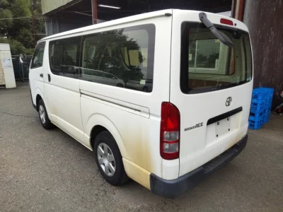TOYOTA REGIUS ACE VAN