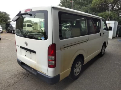 TOYOTA REGIUS ACE VAN
