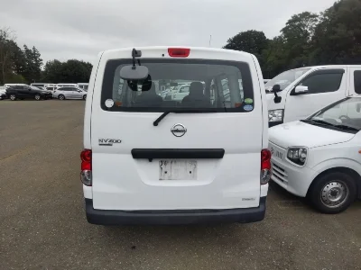 NISSAN NV200
