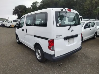 NISSAN NV200