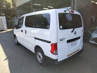 NISSAN NV200