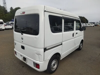 NISSAN CLIPPER VAN